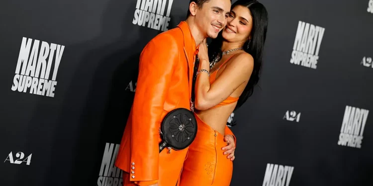 Kylie e Timothée: a arte de se vestir em dupla, sem perder estilo próprio