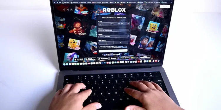 Após marcar encontro com contato do Roblox, adolescente de 15 anos desaparece em Nova York