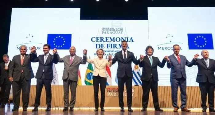 Líderes do Mercosul e da União Europeia assinam acordo comercial