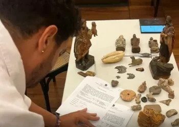 Após mais de vinte anos, PF devolve à Igreja imagens de santos apreendidas em feira