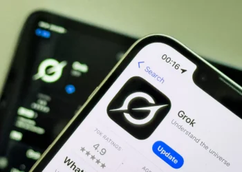 Grok limita criação de imagens após denúncias de deepfakes sexuais