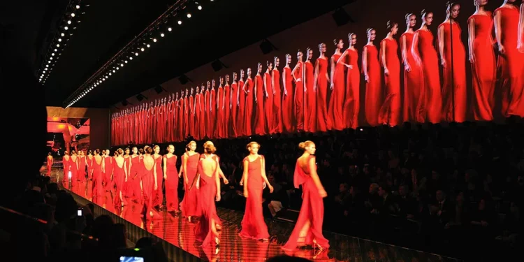 Os 10 vestidos icônicos de Valentino, que o eternizaram mestre da moda