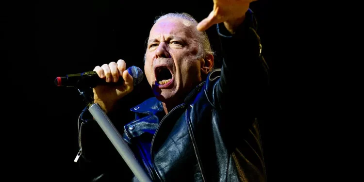 ‘Fear of the Pix’: especialista dá dicas para comprar ingressos de shows com segurança