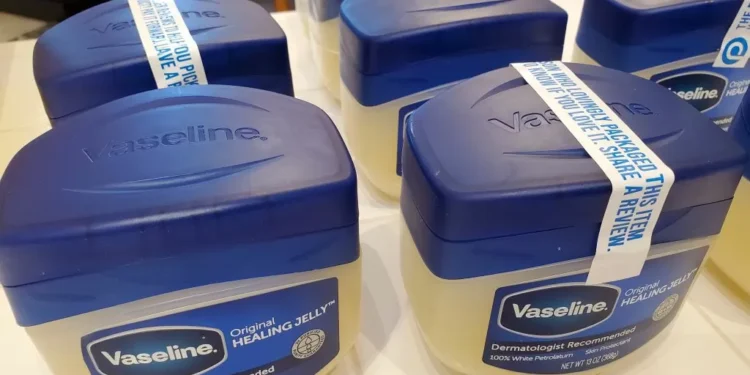 Como a vaselina se tornou um fenômeno de ‘life hacks’ do TikTok