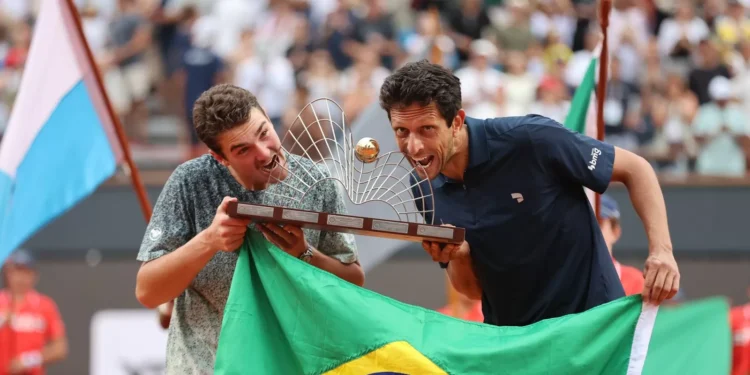 João Fonseca e Marcelo Melo garantem título de duplas do Rio Open