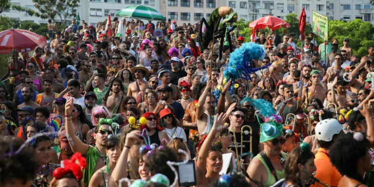 Os melhores blocos para encontrar um amor no Carnaval do Rio