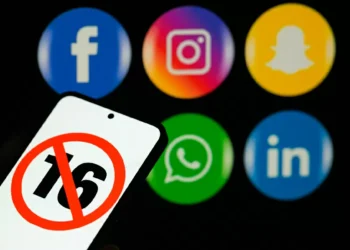 Alemanha discute banir redes sociais para menores de 16 em meio à tendência global